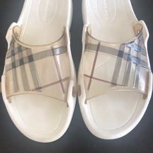 burberry pool slides